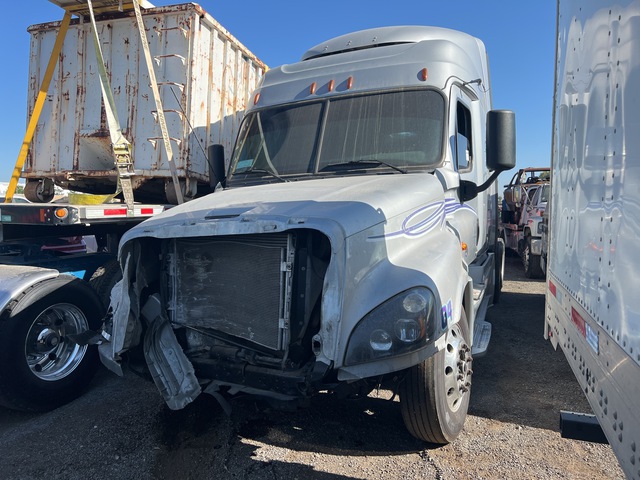 T/A Sleeper Truck Tractor For Sale | GovPlanet