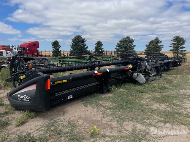 2016 MacDon FD75 45 ft 6 in Flex Draper Combine Header in Grant