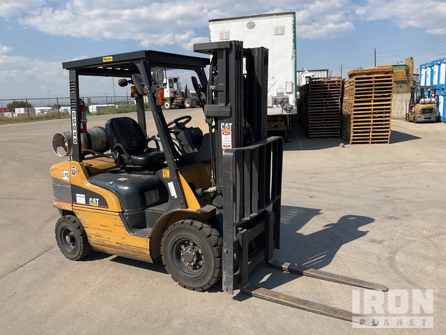 2004 Cat P5000 3950 lb Pneumatic Tire Forklift in Denver, Colorado ...