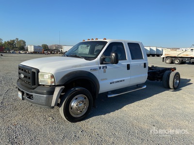 2007 Ford F-450 4x2 Crew Cab Cab and Chassis