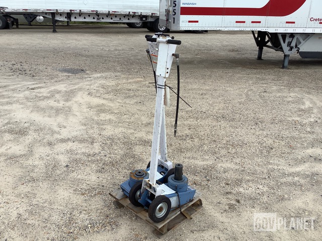 Surplus (2) Jacks in Saraland, Alabama, United States (GovPlanet Item ...