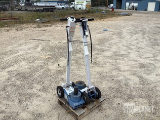 Surplus (2) Jacks in Saraland, Alabama, United States (GovPlanet Item ...