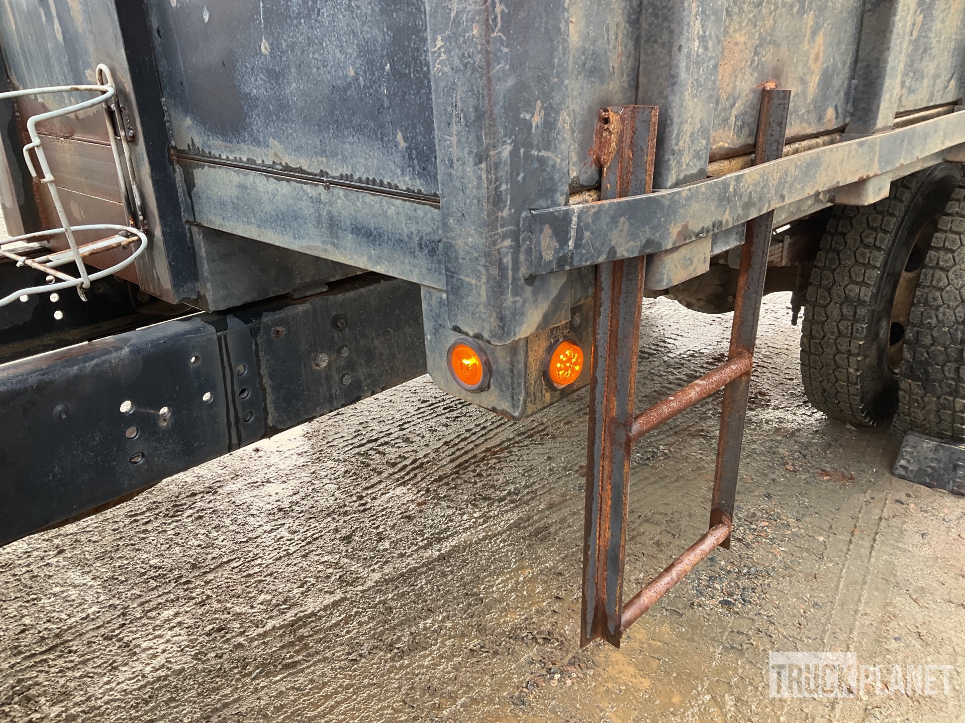 T19【希少】3トン箱 使い道色々 コンテナ 物置 倉庫 キャンピング DIY