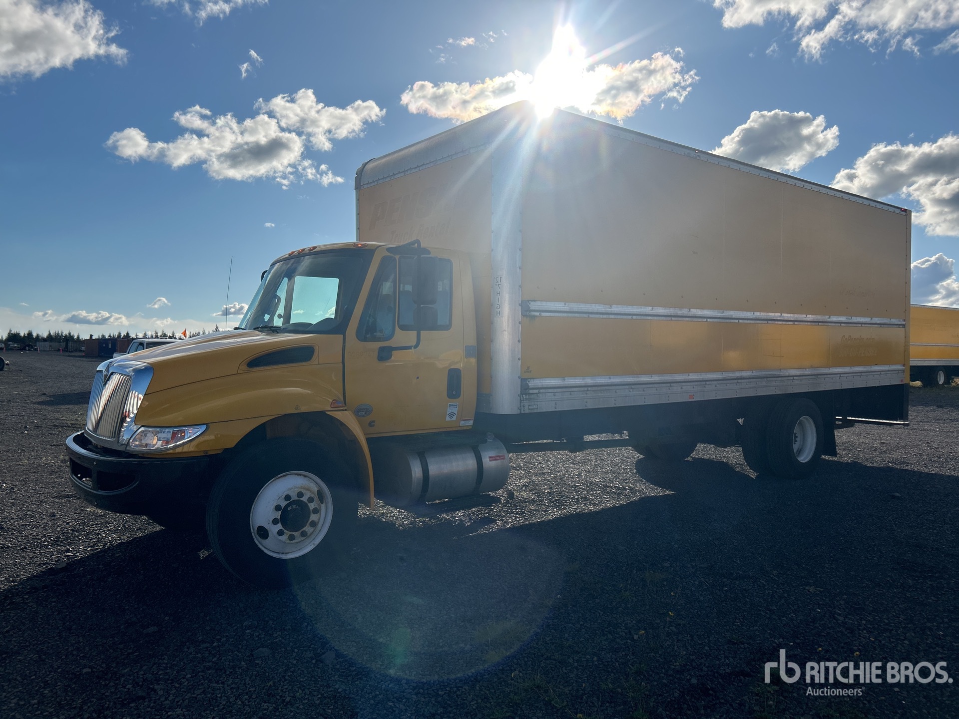 2019 International 4300 4x2 Moving Van Truck Ritchie Bros. Auctioneers