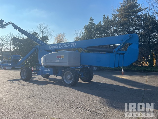 2009 Genie Z-135 4WD Diesel Articulating Boom Lift in Tigard, Oregon ...