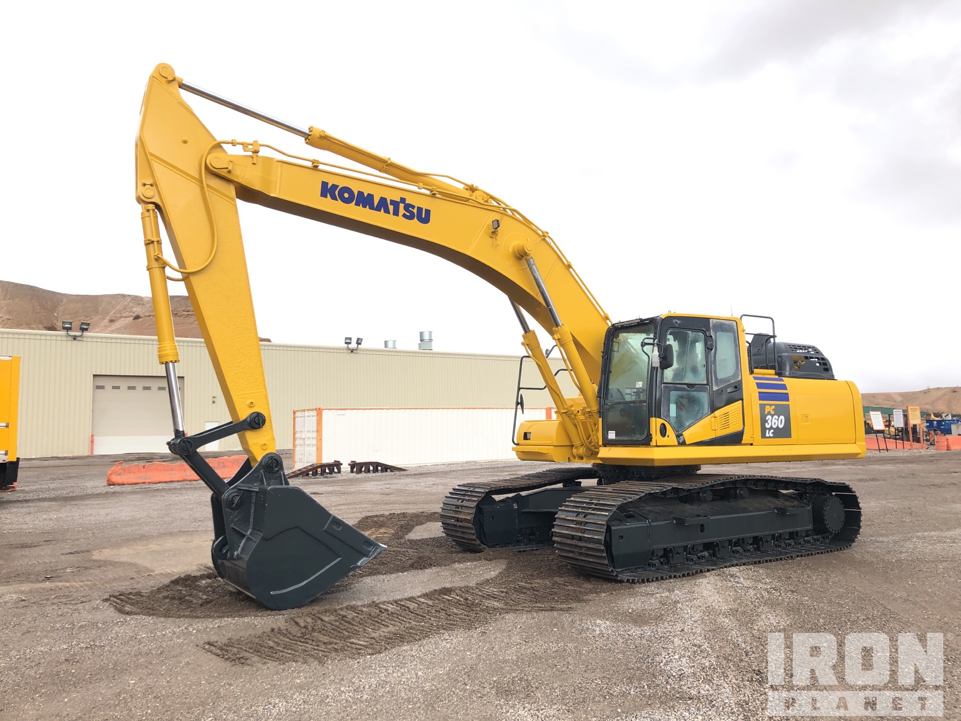 KOMATSU PC360LC-11 ショベルカー Komatsu PC360LC-11 Medium Excavators Specs | SMS Equipment