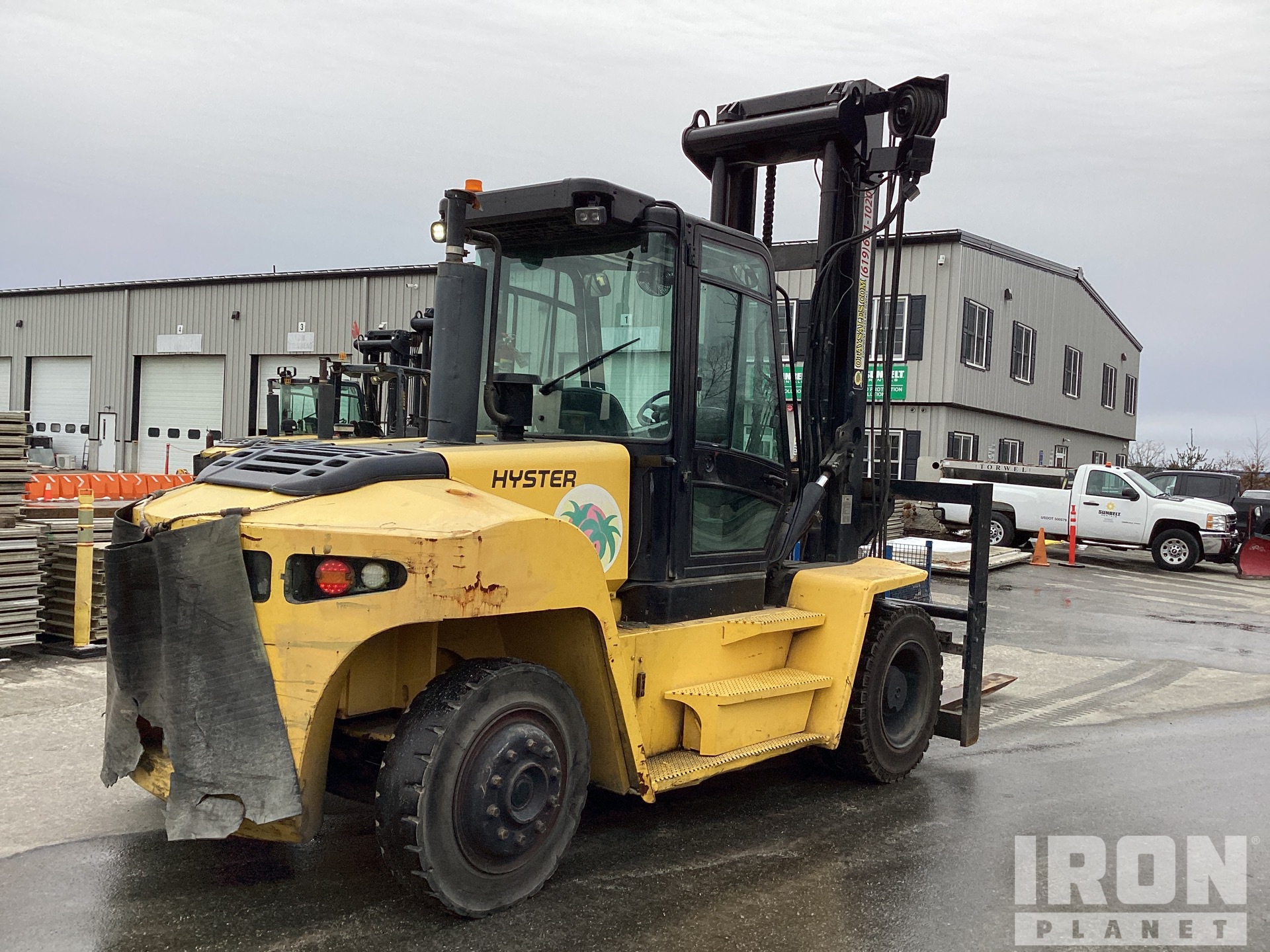 2013 Hyster H280HD2 26000 lb Pneumatic Tire Forklift in Shrewsbury,  Massachusetts, United States (IronPlanet Europe Item #8631941)