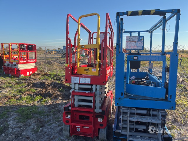 2021 MEC Micro26 Electric Scissor Lift in Labelle, Florida, United
