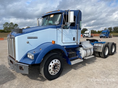 2004 Kenworth T800 T/A Day Cab Truck Tractor