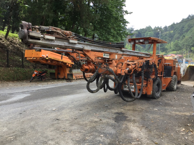 2000 Tamrock Minimatic 205-40 Drill Rig