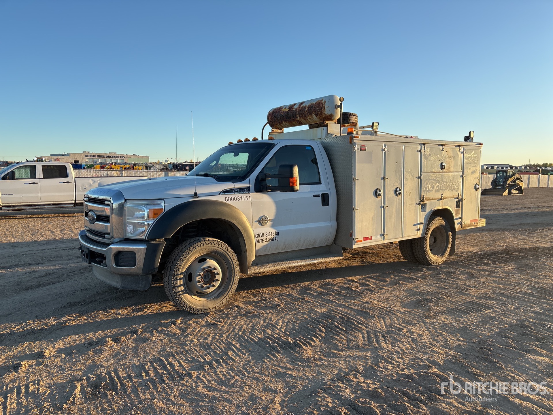 2014 Ford F-550 4x4 شاحنة خدمة