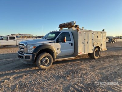 2014 Ford F-550 4x4 شاحنة خدمة