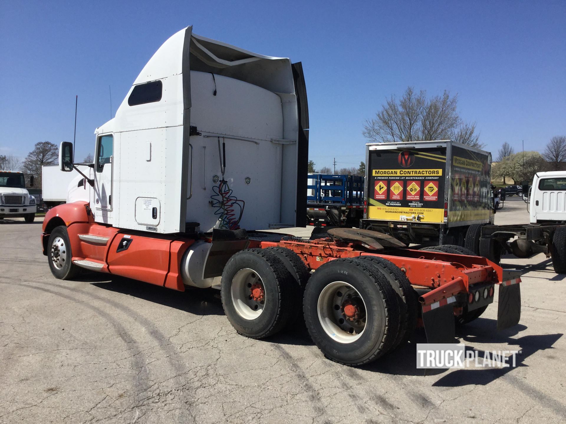 2012 Kenworth T600 T/A Sleeper Truck Tractor, Olathe, Kansas, Estados  Unidos (IronPlanet N.º de artículo1420295), image size:1920x1440