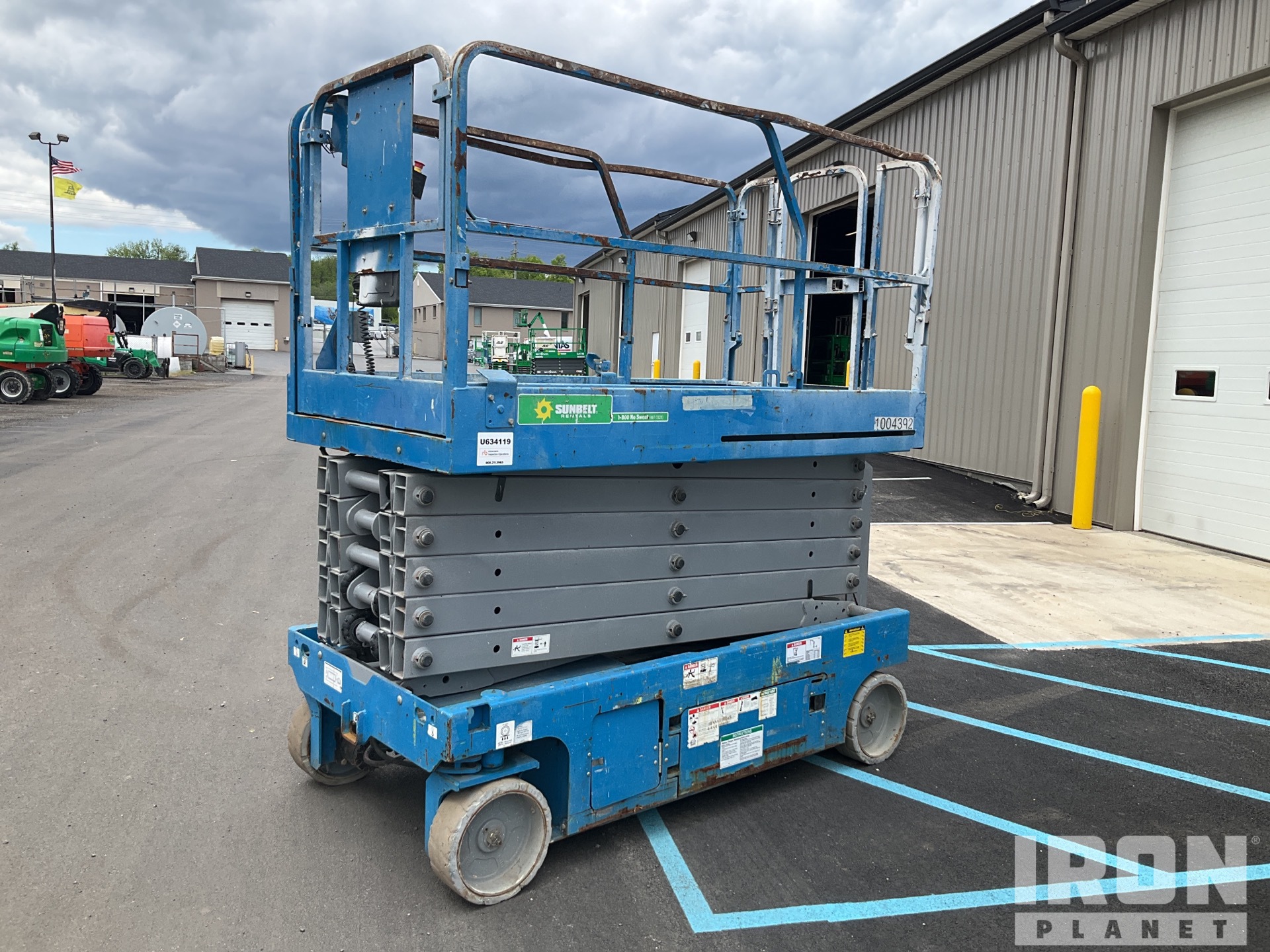 Image of Genie MD 188 lift at Best Buy