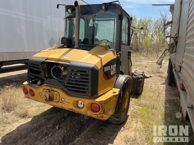 2018 Cat 906M Wheel Loader in Hutchinson, Kansas, United States