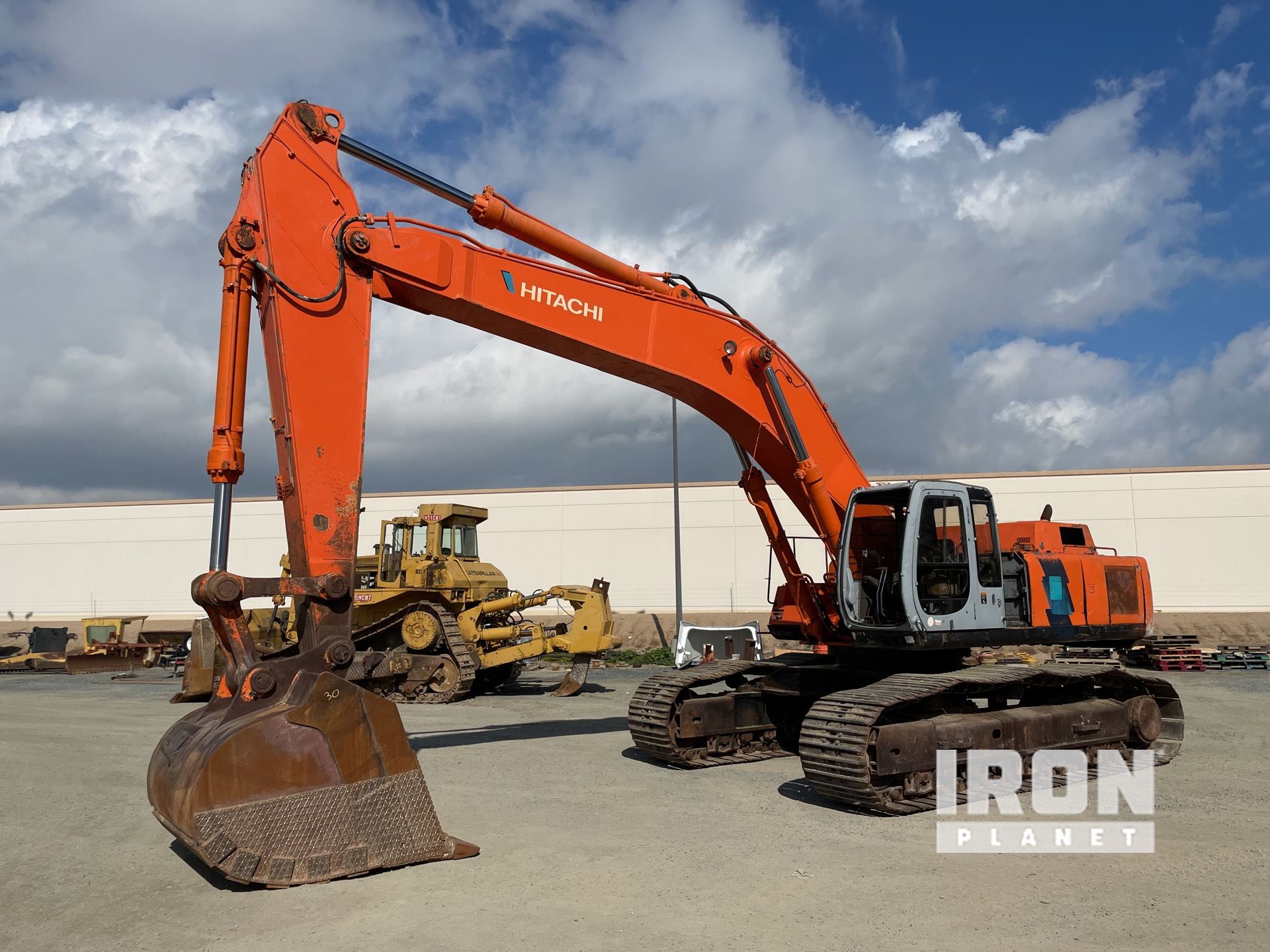 1995 Hitachi EX550 LC E Tracked Excavator in Perris, California