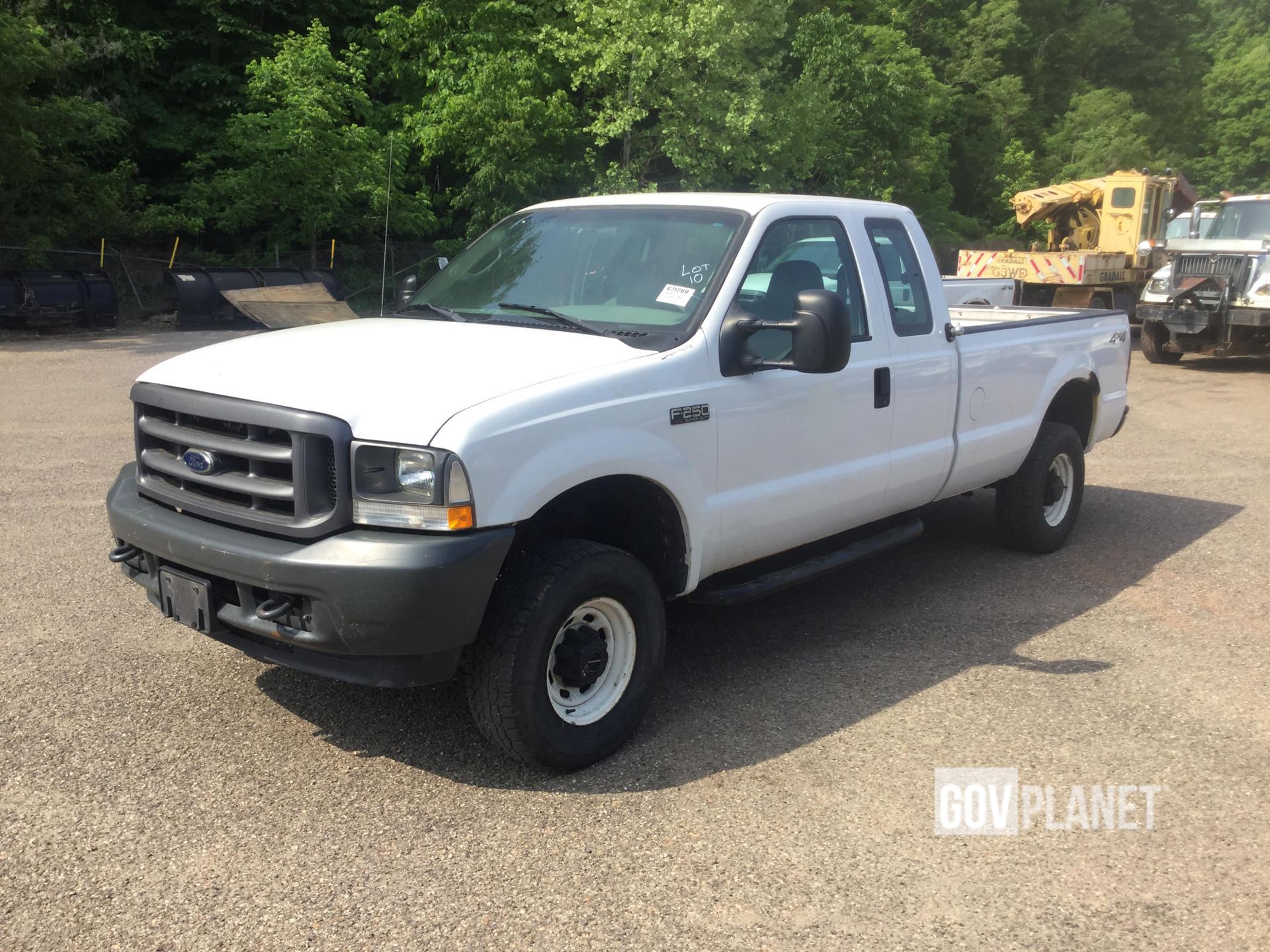 2004 Ford F-250 XL Super Duty 4x4 Extended Cab Pickup - 2220639 