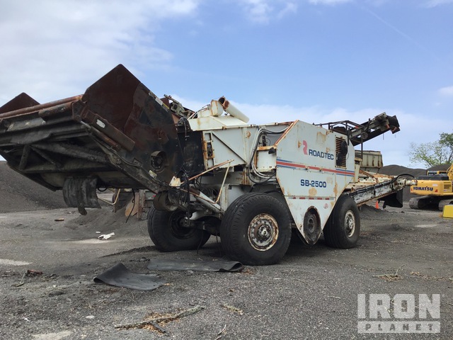 Roadtec SB-2500 Wheel Asphalt Transfer Machine in Beaumont, Texas ...