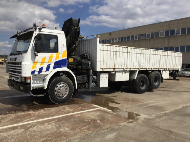 1990 Scania 93HL 6x2 Z Flatbed Truck w/Crane