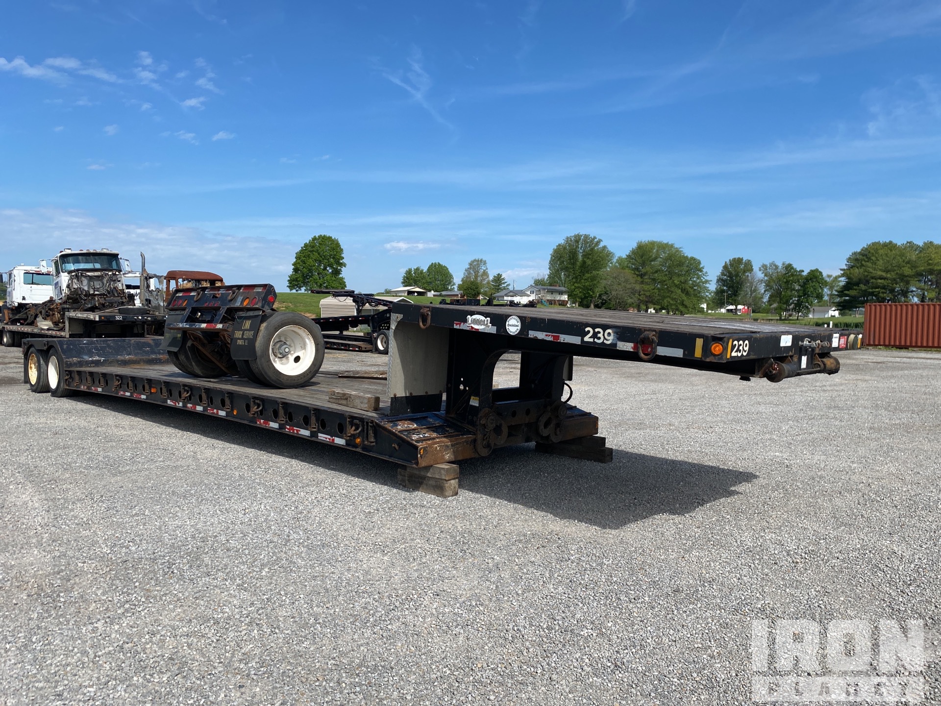 2006 Fontaine 353WDMR 70000 lb T/A Single Drop Removable Gooseneck 2006 Fontaine 353WDMR 70000 lb T/A Single Drop Removable Gooseneck
