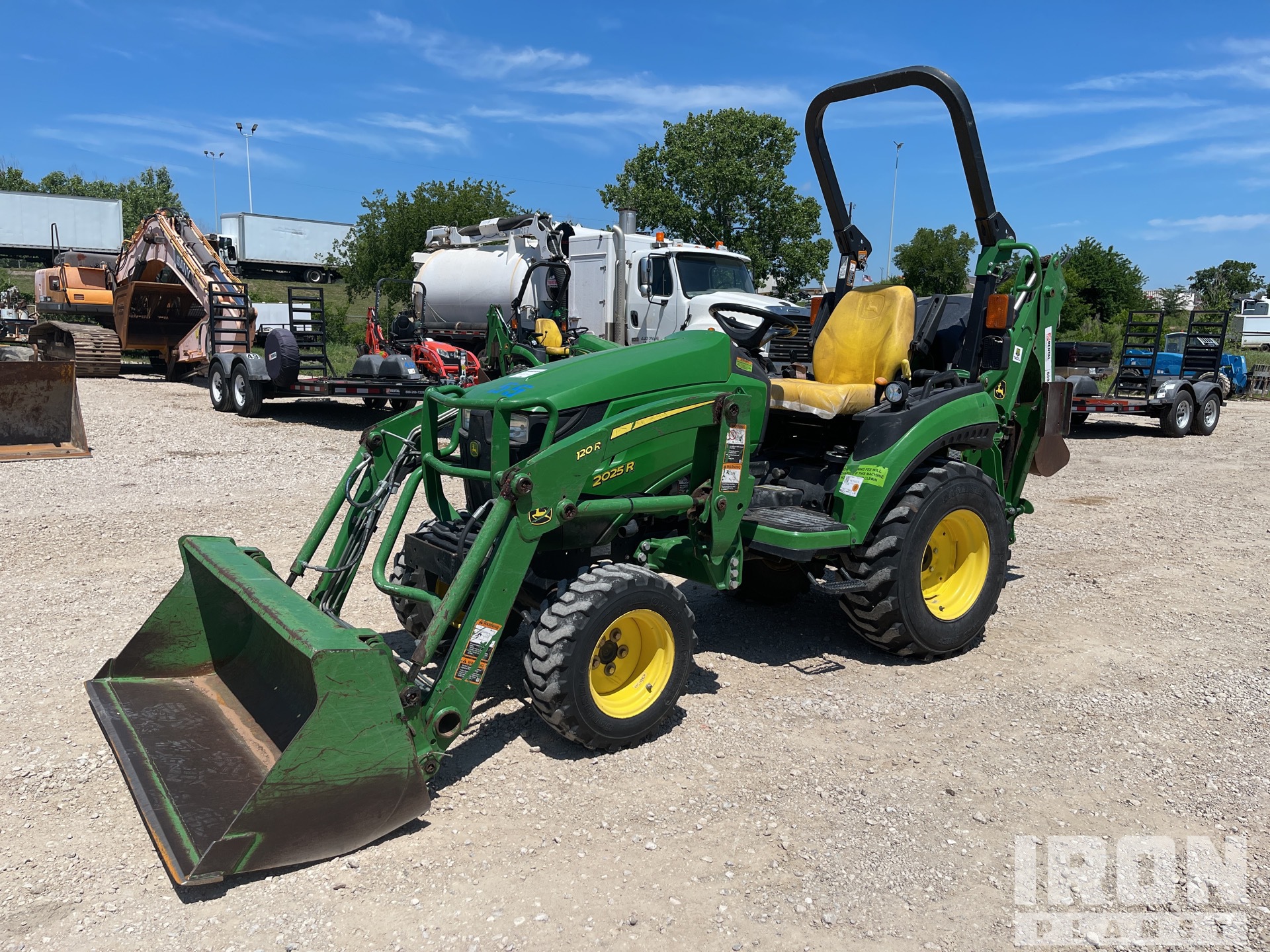2018 John Deere 2025R 4WD Utility Tractor in Lake Worth, Texas, United  States (IronPlanet Item #9974655)