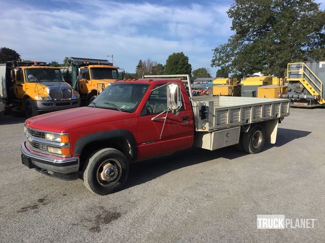 Chevy 3500 Dually Flatbed