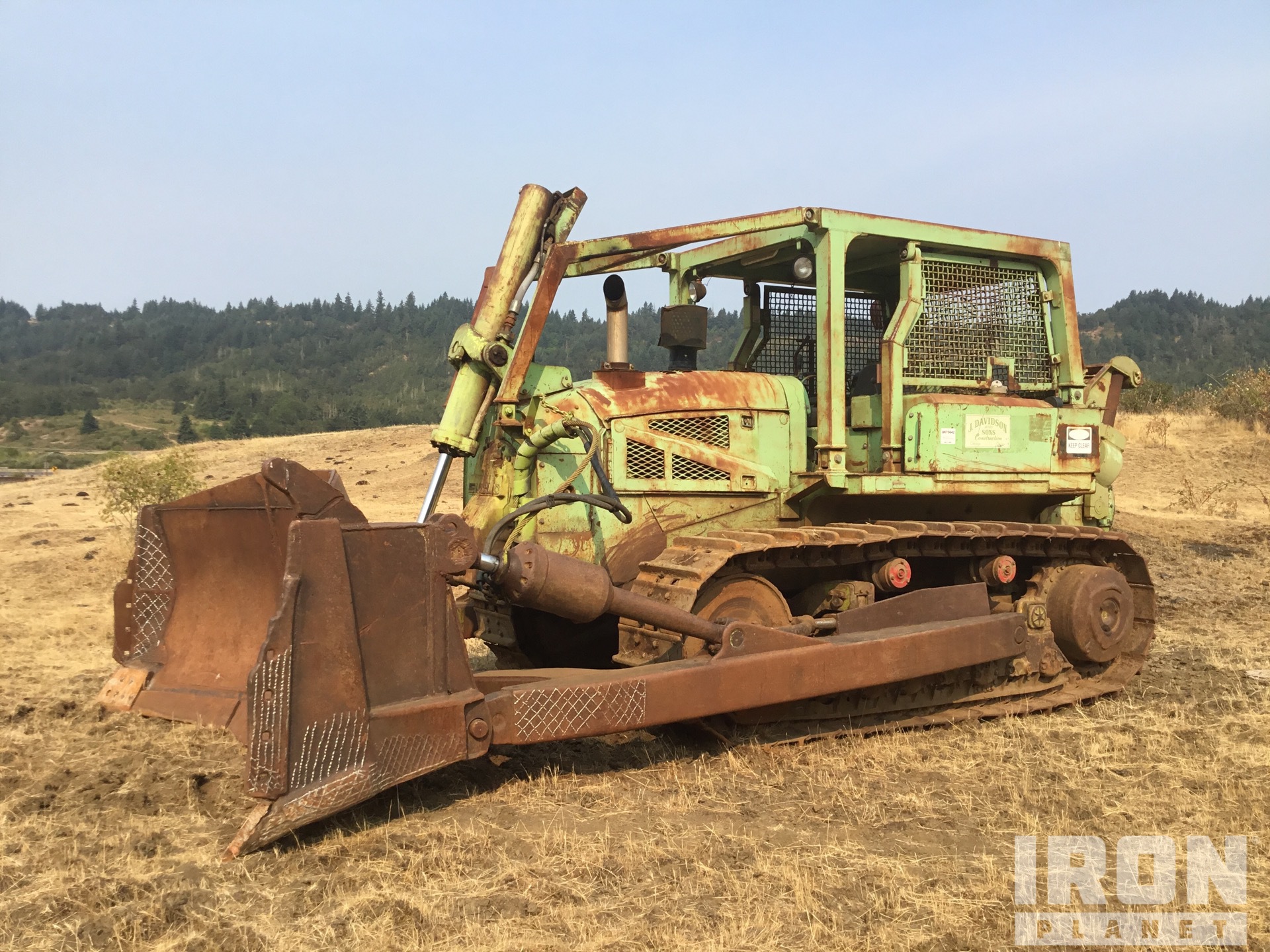 1976 Terex 82-30 Crawler Dozer in Oakridge, Oregon, United States