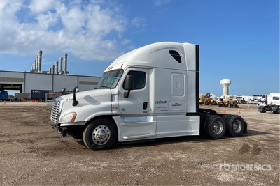 2015 Freightliner Cascadia 125 6x4 T/A Sleeper Truck Tractor