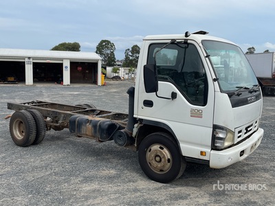 2007 Isuzu NPR200 4x2 Cab & Chassis