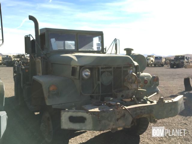 Surplus Kaiser / Jeep XM816 6x6 Wrecker in Yermo, California
