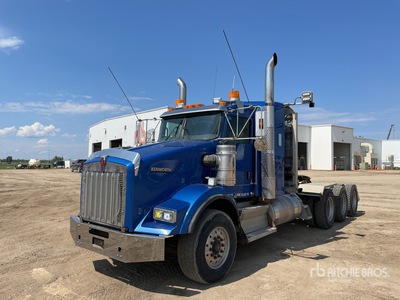 2013 Kenworth T800 8x6 Heavy Haul Tri/A Sleeper Truck Tractor