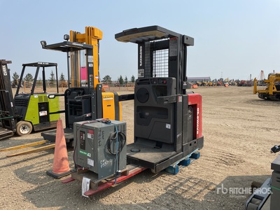 2004 Raymond EASI-OPC30TT 3000 lb Order Picker