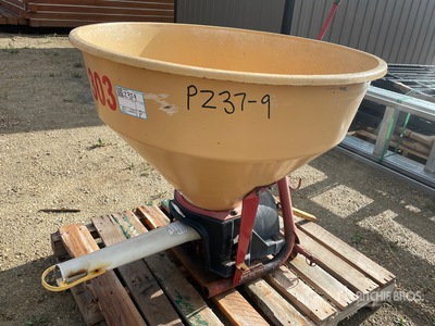 38 in Fertilizer Spreader