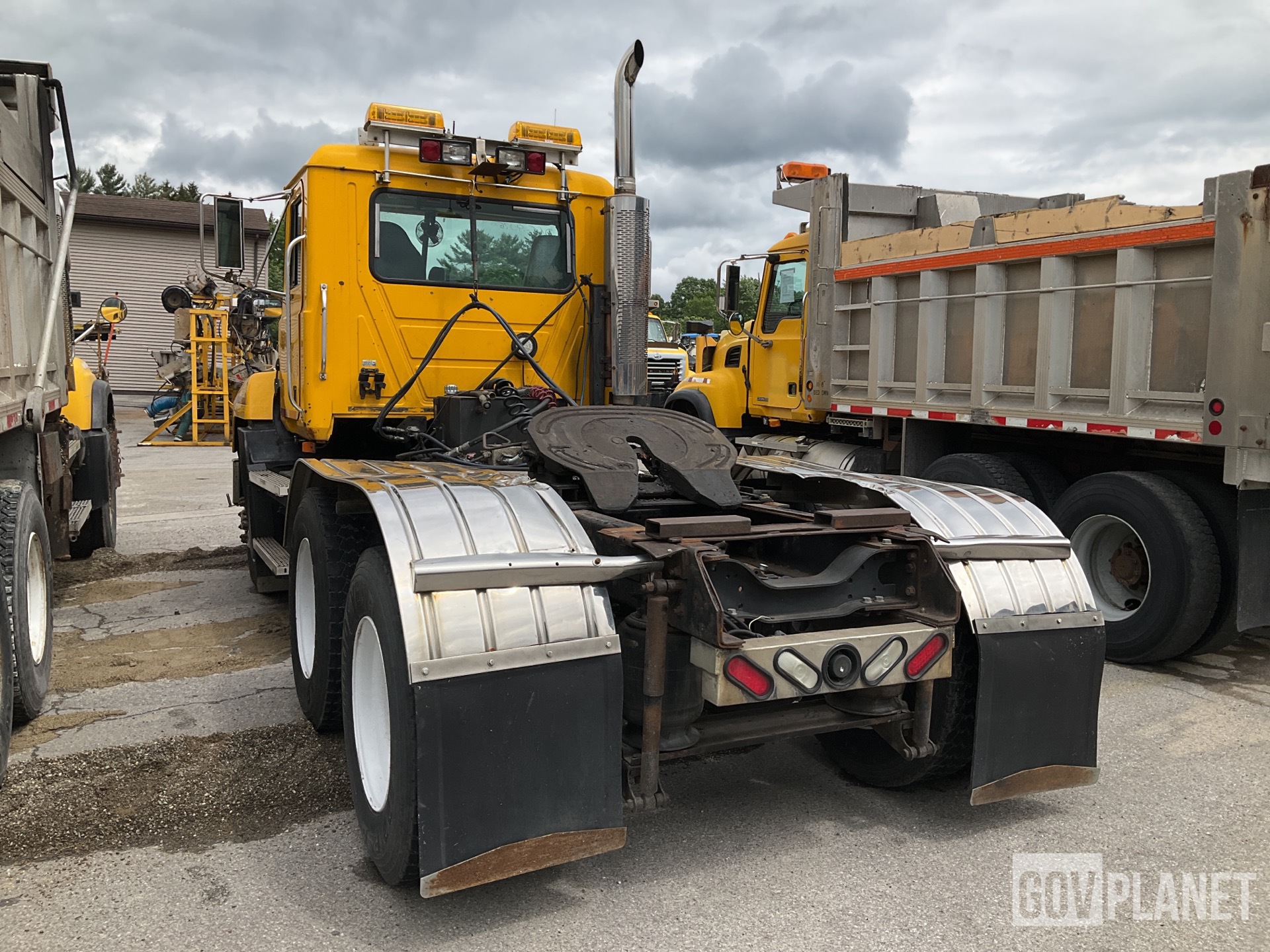 2001 Mack CH613 T/A Day Cab Truck Tractor - P0669076 in