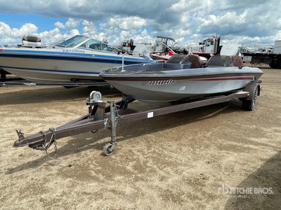 1988 Bass Tracker 19 ft Bass Boat