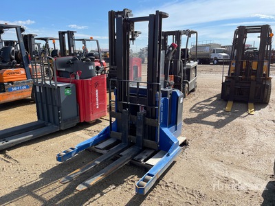 Blue Giant 4000 lb Electric Stacker