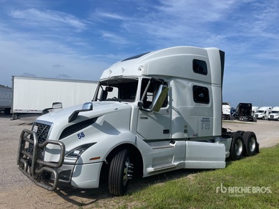 2020 Volvo VNL860 6x4 3- Achs Sattelzugmaschine mit Schlafkabine (Inoperable)