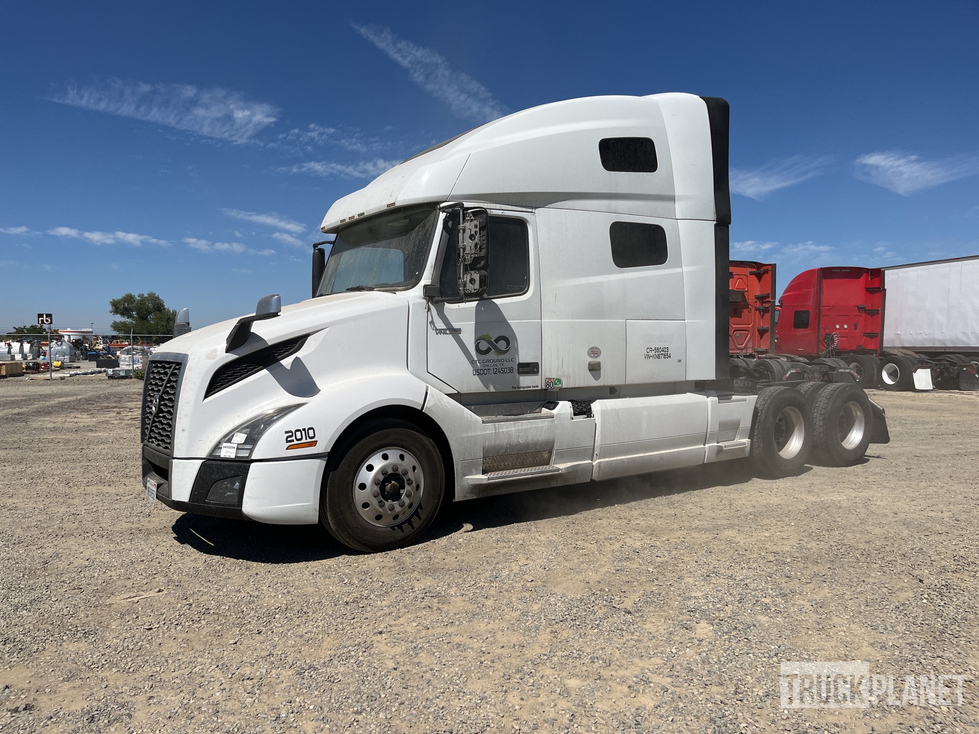 2019 Volvo VNL 6x4 T/A Sleeper Truck Tractor in Dunnigan, California,  United States (TruckPlanet Item #10171801)
