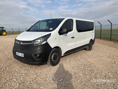 2016 Opel Vivaro 4x2 9-Seat Mini Bus