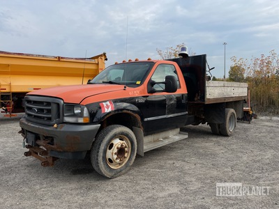 2003 Ford F550 Super Duty XL 4x2 Flatbed Truck