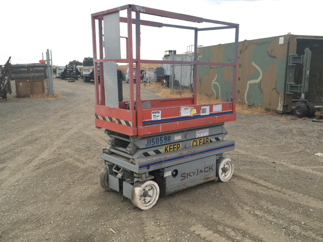 Skyjack SJM3015 Electric Scissor Lift