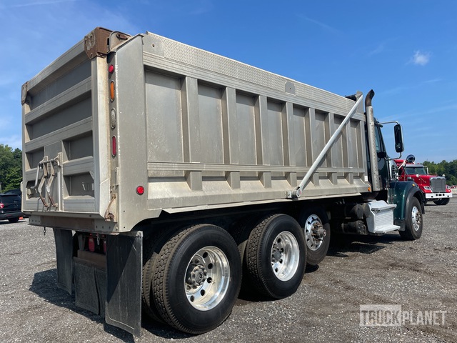 2018 Freightliner 122SD 8x4 Tri/A Dump Truck in North East