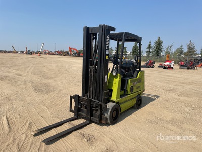 1990 Clark GCS25MC 3900 lb Cushion Tire Forklift