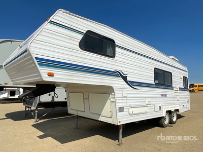1998 Vanguard W249 26 ft T/A Travel Trailer
