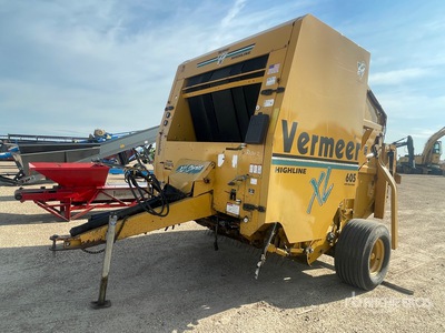 2001 Vermeer 605XL Round Baler