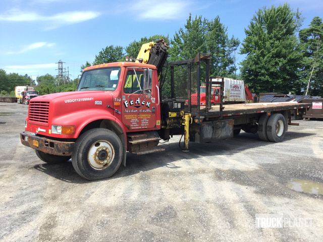 Palfinger PK10500C Knuckle Boom On 1999 International 4700 S