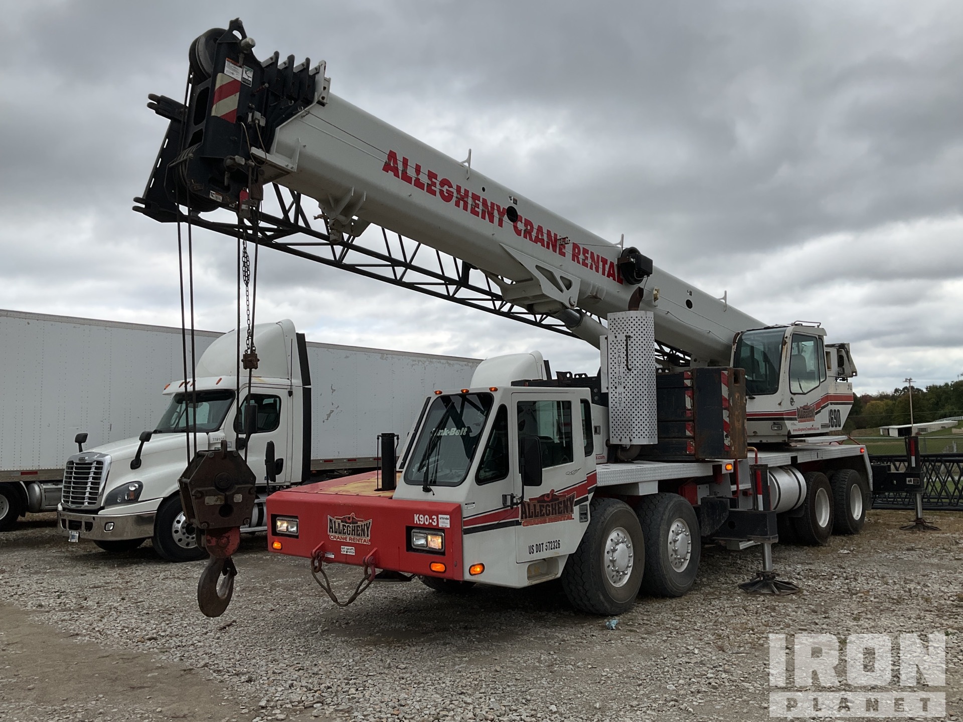 2011 Link-Belt HTC-8690 90 ton 8x4 Hydraulic Truck Crane in