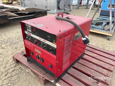 LINCOLN Idealarc CV-300 Electric Welder