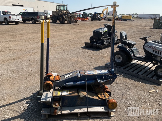 Surplus (3) Assorted Floor Jacks in South Vienna, Ohio, United States ...