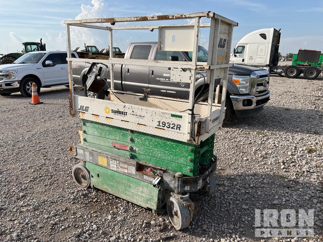 2018 JLG 1932R Electric Scissor Lift in Lincoln, Nebraska, United ...